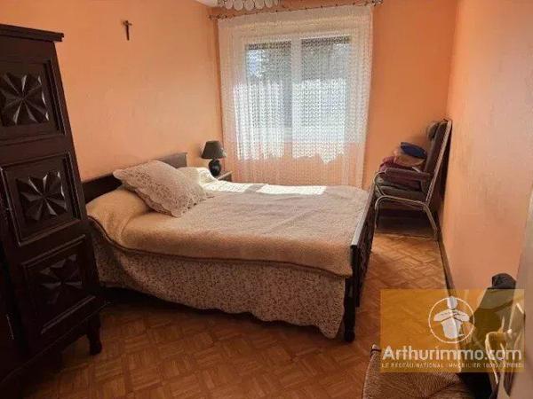 Vente                                                      Ferme
                        
                     9 pièces                      161 m2                     à Ségur