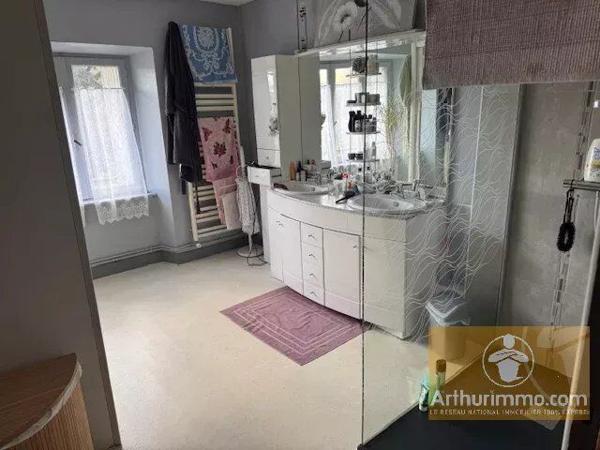 Vente                                                      Ferme
                        
                     9 pièces                      161 m2                     à Ségur