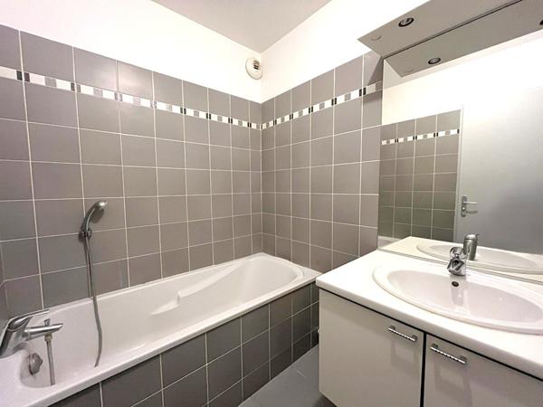 TOURCOING BLANC SEAU APPARTEMENT T2 AVEC STATIONNEMENT PROXIMITE METRO