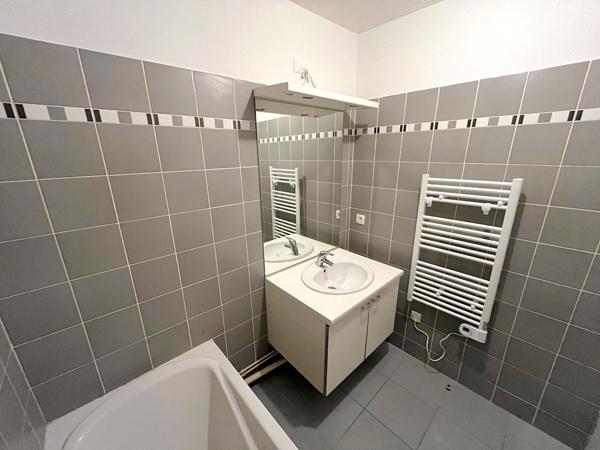 TOURCOING BLANC SEAU APPARTEMENT T2 AVEC STATIONNEMENT PROXIMITE METRO
