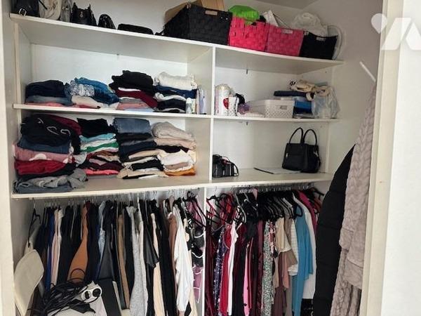 Appartement de type 4 pièces de 88.84 m² (loi carrez) avec cave .