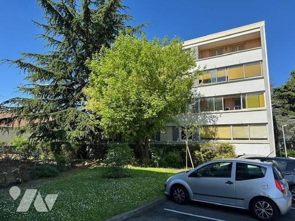 Appartement de type 4 pièces de 88.84 m² (loi carrez) avec cave .