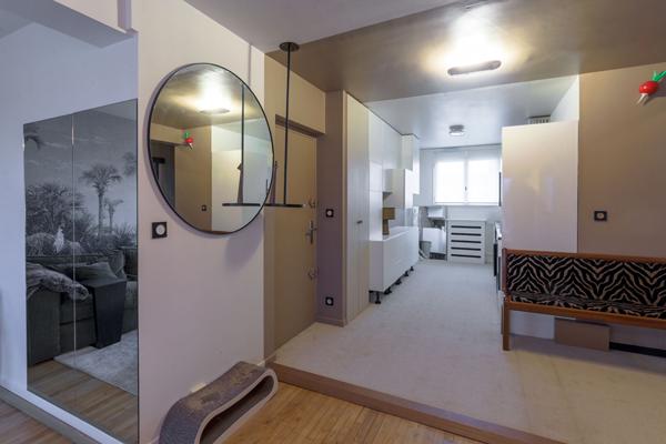 CHARMANT T3 rénové, dernier étage - balcon, cave et parking - RENNES Clémenceau