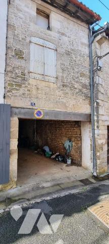 CELLES SUR BELLE CENTRE, garage de 27 m²