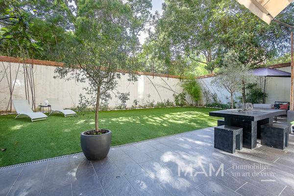 PARADIS/LORD DUVEEN 13008 - T5 HAUSSMANNIEN D'EXCEPTION - TERRASSE & JARDIN - DÉPENDANCES - GARAGE,