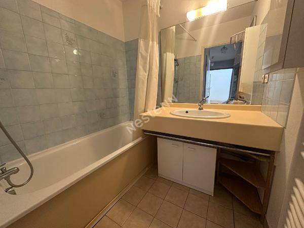 Appartement T2 Villeurbanne 51m2, TOTEM LIMITE LYON 3, garage