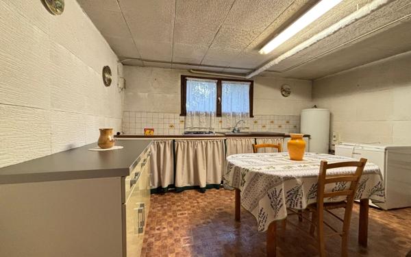 Maison à vendre    5 pièces • 92,84 m2 Saint-Béron