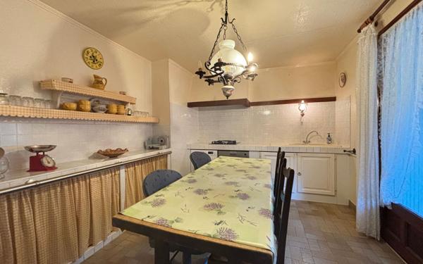 Maison à vendre    5 pièces • 92,84 m2 Saint-Béron