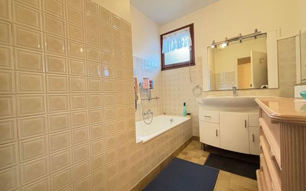 Maison à vendre    5 pièces • 92,84 m2 Saint-Béron