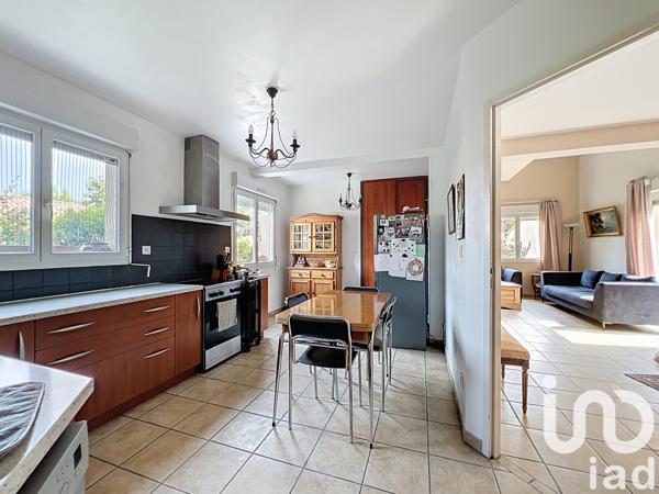 House for sale 8 rooms 166 m² La Cavalerie