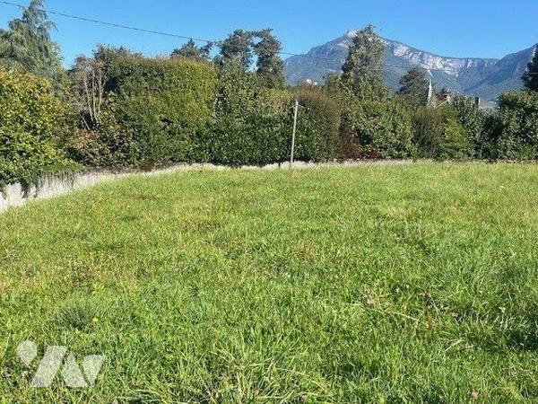 Terrain 1000 m² LA RAVOIRE 

Situé dans un environnement paisible à La Ravoire, ce beau terra...