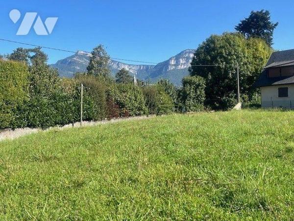 Terrain 1000 m² LA RAVOIRE 

Situé dans un environnement paisible à La Ravoire, ce beau terra...