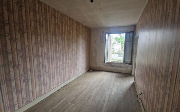 Maison à vendre    5 pièces •  Lye