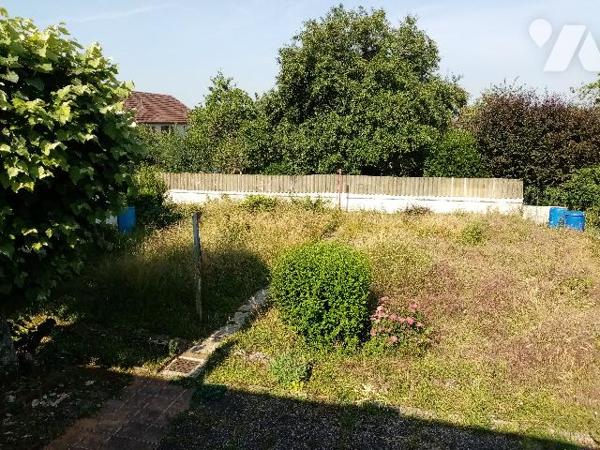 PAVILLON proche commerces et écoles