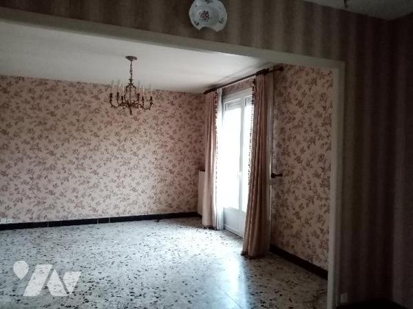 PAVILLON proche commerces et écoles