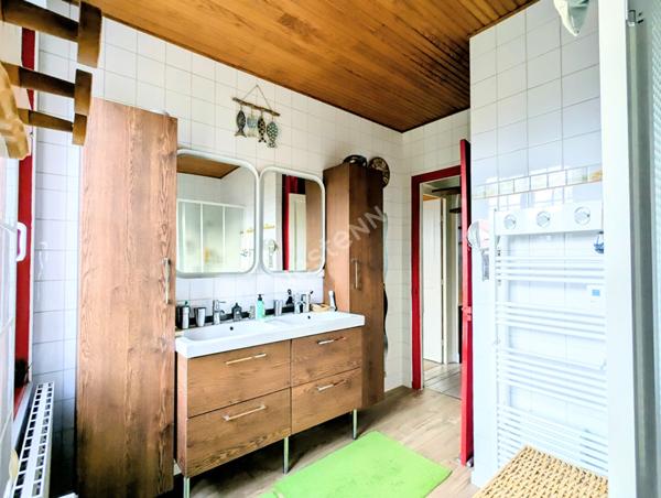 Secteur Cormicy : propriété 6 chambres - studio - granges - piscine couverte