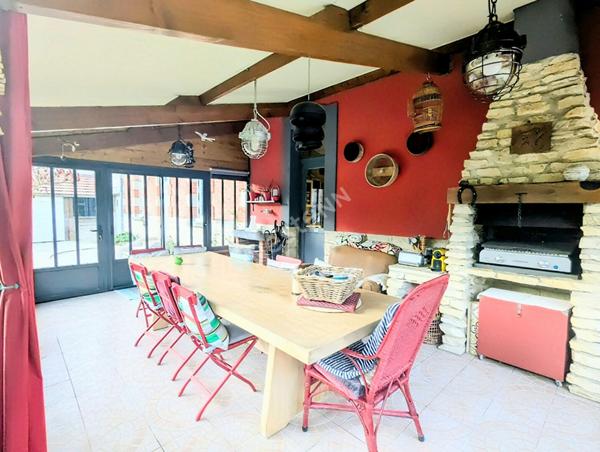 Secteur Cormicy : propriété 6 chambres - studio - granges - piscine couverte