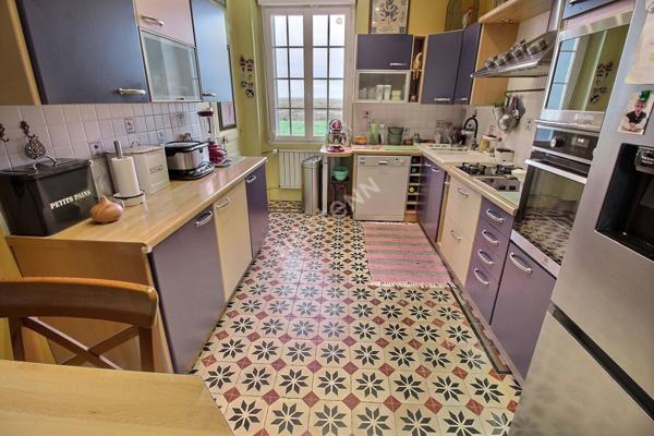 Secteur Cormicy : propriété 6 chambres - studio - granges - piscine couverte