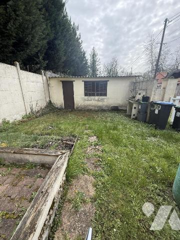 Maison individuelle de type chalet avec garage - rue calme car sans issue