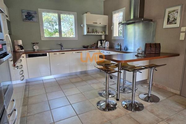Belle propriété familiale avec piscine et vue sur le Luberon