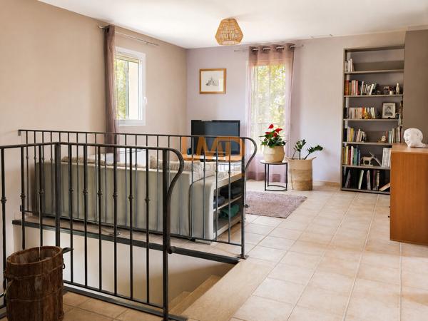 Belle propriété familiale avec piscine et vue sur le Luberon