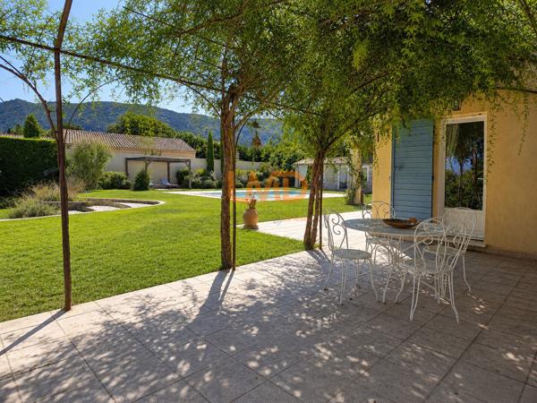 Belle propriété familiale avec piscine et vue sur le Luberon