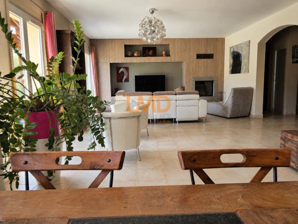 Belle propriété familiale avec piscine et vue sur le Luberon