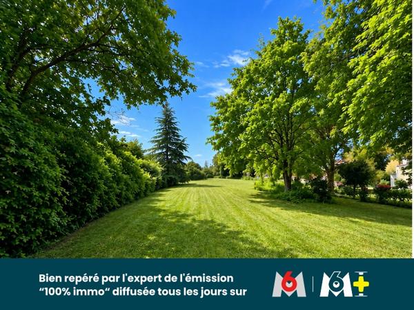 Bien 1840 m² à Saint-Julien-des-Landes
