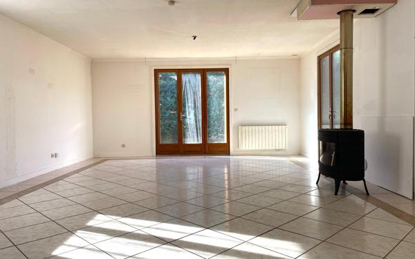 Maison à vendre    6 pièces •  Montélimar