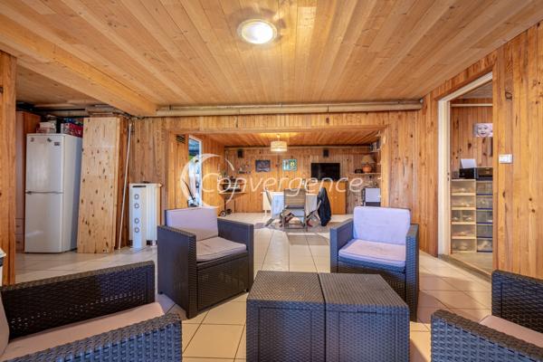 Maison
                                                                                                                                                                                                                                                                                                                        5 pièce(s)                                                                                                                                                                                                          3 chambre(s)                                                                                                                                                                                                          157  m²