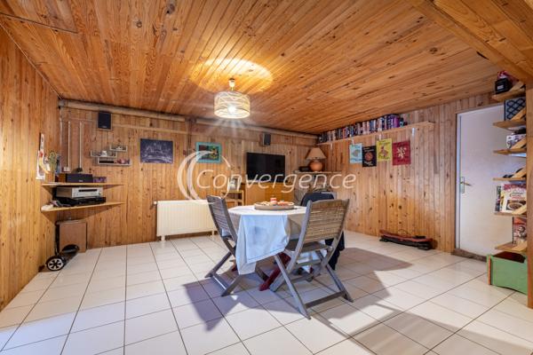 Maison
                                                                                                                                                                                                                                                                                                                        5 pièce(s)                                                                                                                                                                                                          3 chambre(s)                                                                                                                                                                                                          157  m²