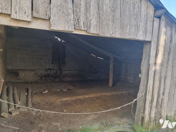 Bâtiment en pierre - PRECEY