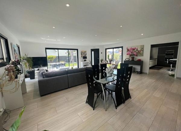 Maison à vendre    4 pièces •  Conches-en-Ouche