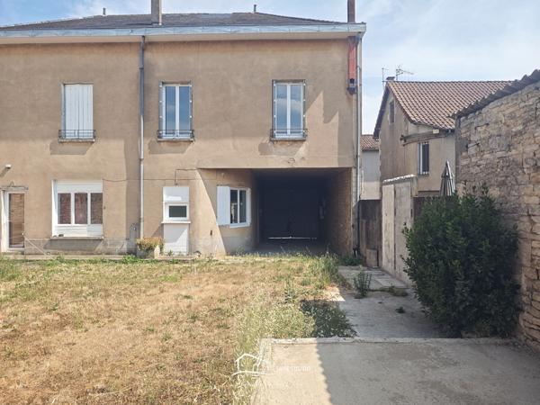 MAISON 4 CHAMBRES JARDIN ET 2 PLACES DE STATIONEMENTS Lezay (79120)