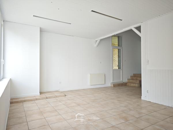 MAISON 4 CHAMBRES JARDIN ET 2 PLACES DE STATIONEMENTS Lezay (79120)