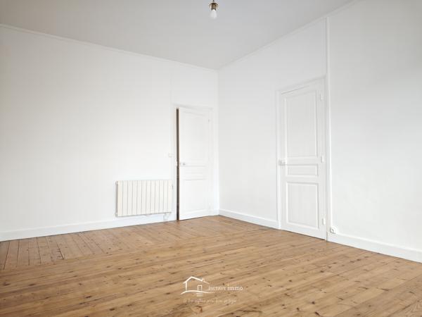 MAISON 4 CHAMBRES JARDIN ET 2 PLACES DE STATIONEMENTS Lezay (79120)