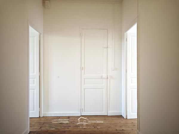 MAISON 4 CHAMBRES JARDIN ET 2 PLACES DE STATIONEMENTS Lezay (79120)