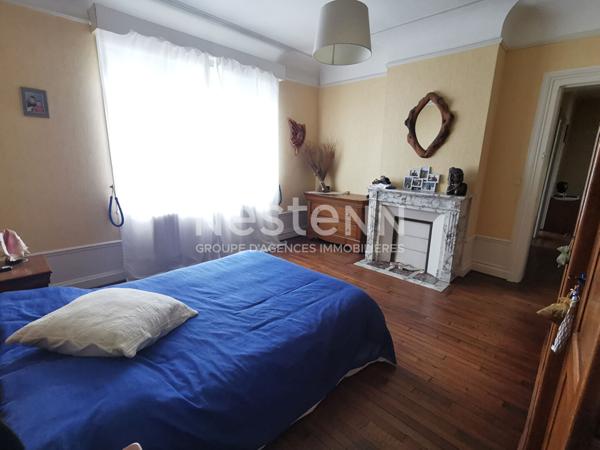 DEMEURE DE PRESTIGE - TERGNIER - 12 PIECES - 6 CHAMBRES - ENSEMBLE DE 350 m2 - TERRAIN 2492 M² - PROXIMITE GARE