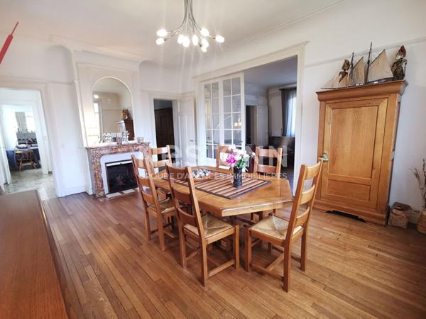 DEMEURE DE PRESTIGE - TERGNIER - 12 PIECES - 6 CHAMBRES - ENSEMBLE DE 350 m2 - TERRAIN 2492 M² - PROXIMITE GARE