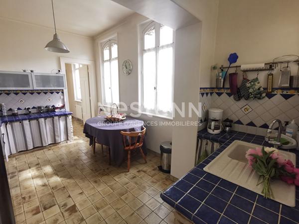 DEMEURE DE PRESTIGE - TERGNIER - 12 PIECES - 6 CHAMBRES - ENSEMBLE DE 350 m2 - TERRAIN 2492 M² - PROXIMITE GARE