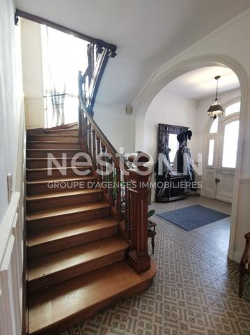 DEMEURE DE PRESTIGE - TERGNIER - 12 PIECES - 6 CHAMBRES - ENSEMBLE DE 350 m2 - TERRAIN 2492 M² - PROXIMITE GARE