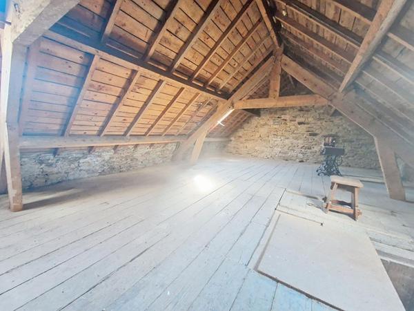 Maison 108 m2 terrain  4650m² dont terrain constructible de 1000m²