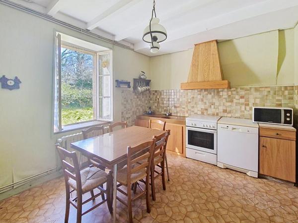 Maison 108 m2 terrain  4650m² dont terrain constructible de 1000m²