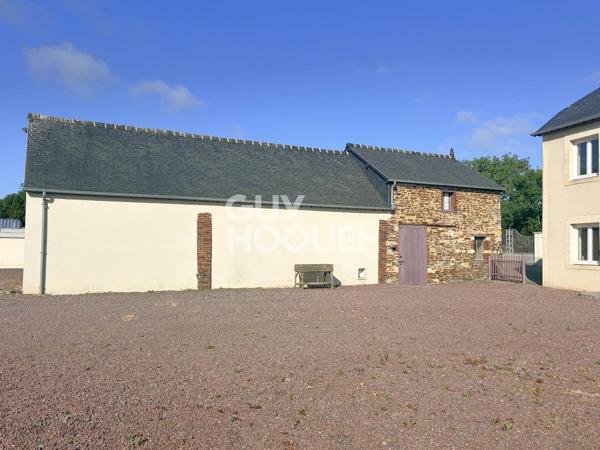 A Vendre, Maison ancienne de 138 m² habitables et grande dépendance.
