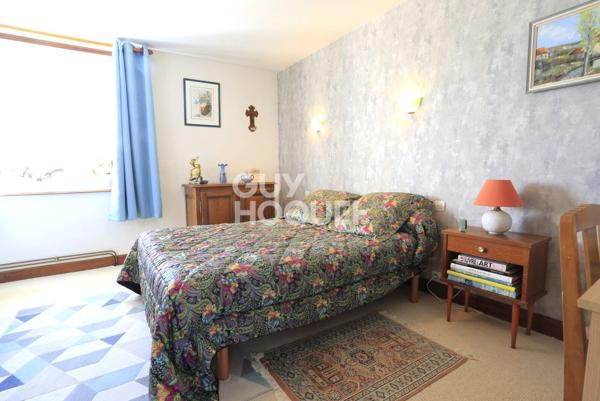 A Vendre, Maison ancienne de 138 m² habitables et grande dépendance.