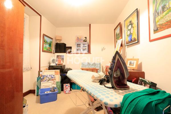 A Vendre, Maison ancienne de 138 m² habitables et grande dépendance.