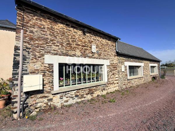 A Vendre, Maison ancienne de 138 m² habitables et grande dépendance.