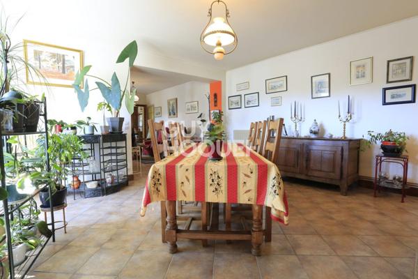 A Vendre, Maison ancienne de 138 m² habitables et grande dépendance.