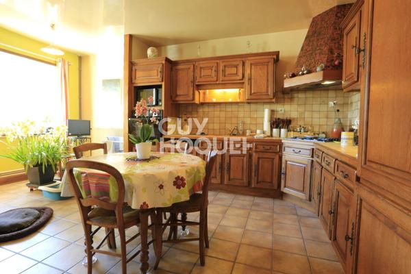 A Vendre, Maison ancienne de 138 m² habitables et grande dépendance.