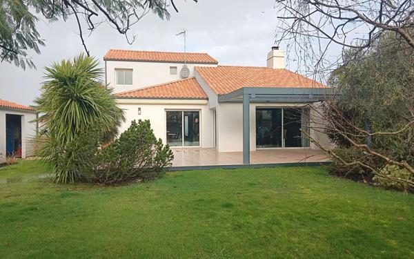 Maison à vendre    5 pièces • 163 m2 Château-d'Olonne